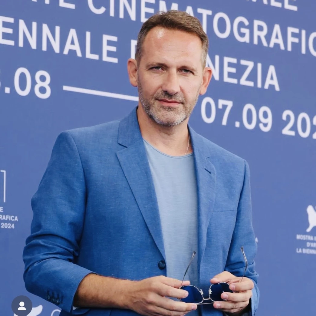 A QUIET NIGHT dir. and prod. Bogdan Mureşanu